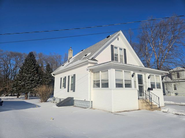 115 6th St. SW, Oelwein, IA 50662