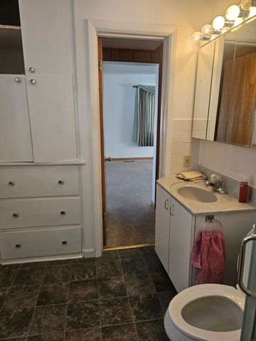 115 6th St. SW, Oelwein, IA 50662