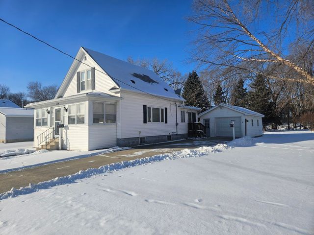 115 6th St. SW, Oelwein, IA 50662
