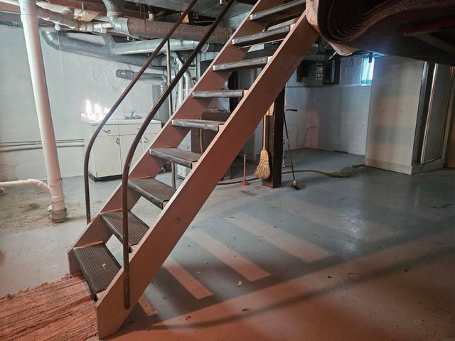 115 6th St. SW, Oelwein, IA 50662