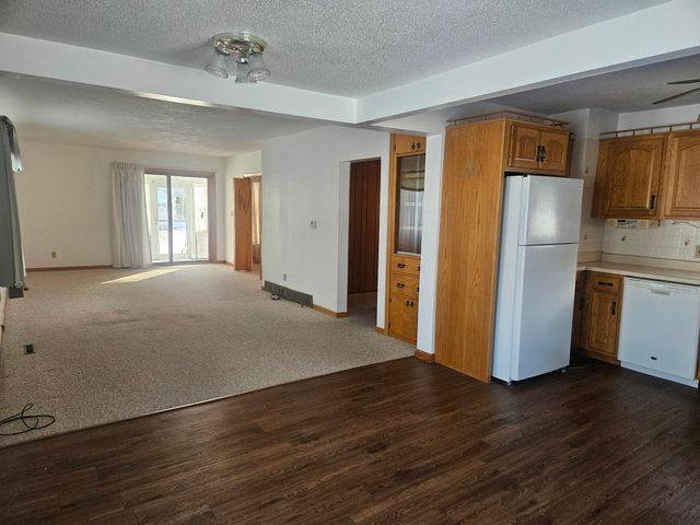 115 6th St. SW, Oelwein, IA 50662