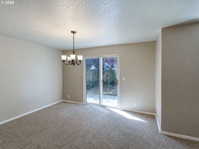 2932 Se ROSESPRING Dr, Hillsboro, OR 97123