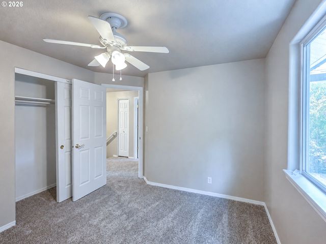 2932 Se ROSESPRING Dr, Hillsboro, OR 97123