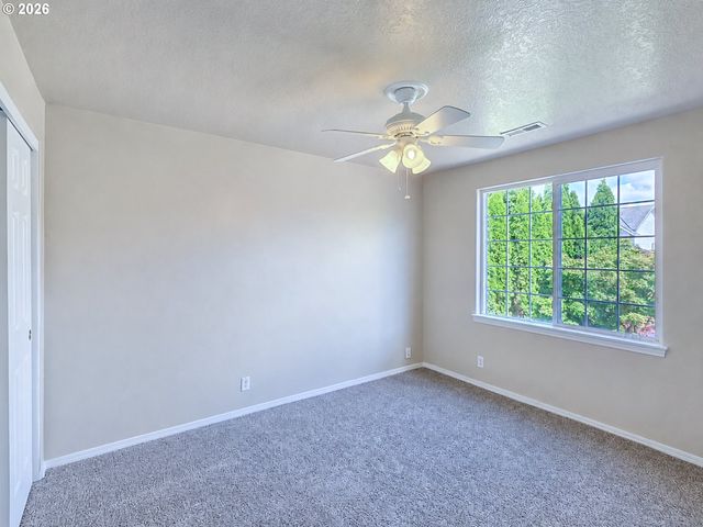 2932 Se ROSESPRING Dr, Hillsboro, OR 97123