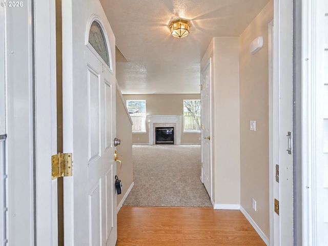 2932 Se ROSESPRING Dr, Hillsboro, OR 97123