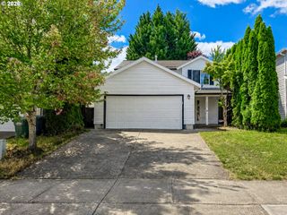 2932 Se ROSESPRING Dr, Hillsboro, OR 97123
