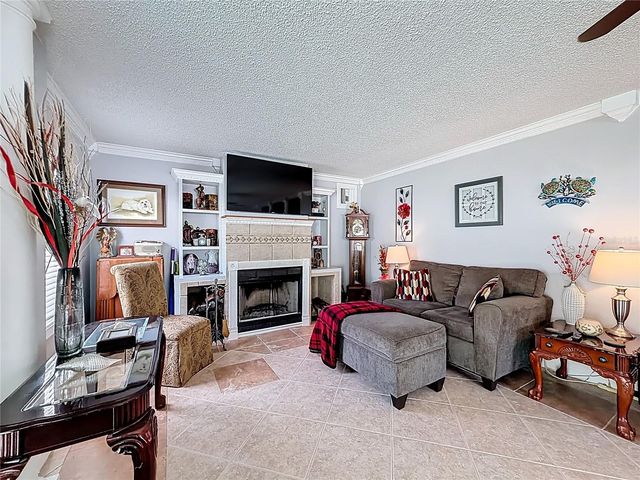 111 MARK AVENUE, Lady Lake, FL 32159