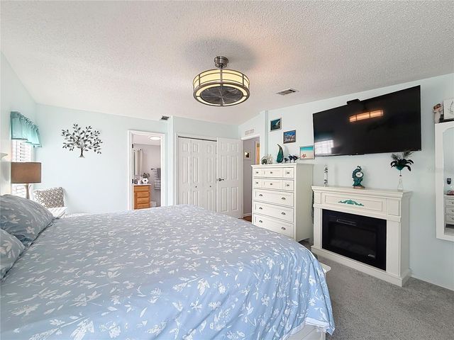 111 MARK AVENUE, Lady Lake, FL 32159