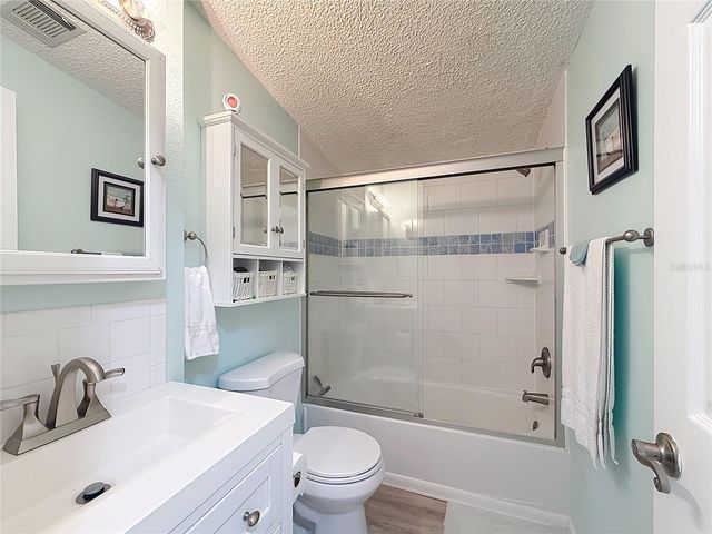 111 MARK AVENUE, Lady Lake, FL 32159