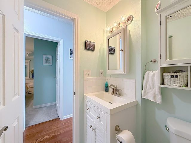 111 MARK AVENUE, Lady Lake, FL 32159