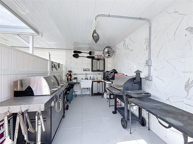 111 MARK AVENUE, Lady Lake, FL 32159