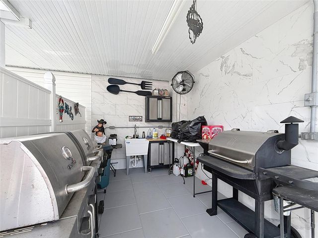 111 MARK AVENUE, Lady Lake, FL 32159