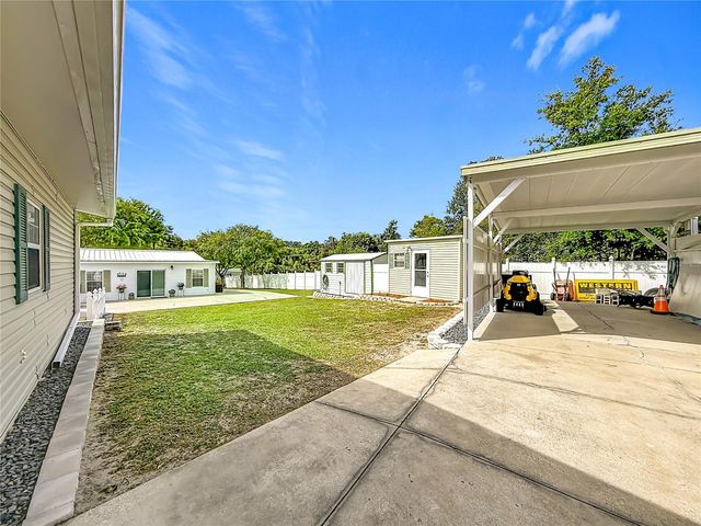 111 MARK AVENUE, Lady Lake, FL 32159