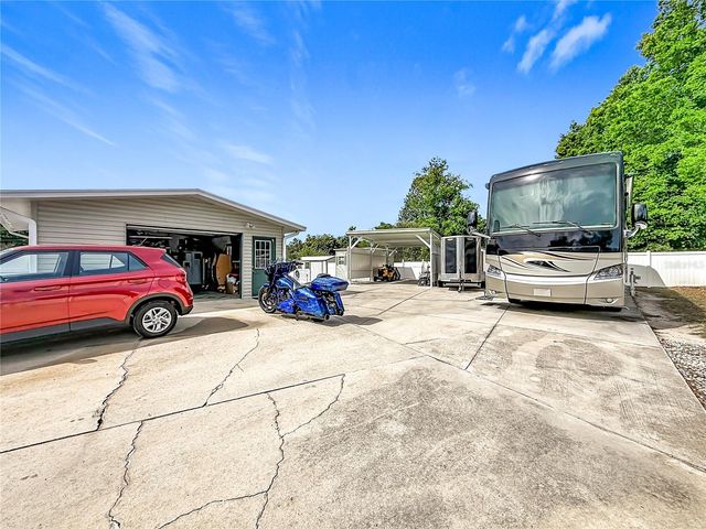 111 MARK AVENUE, Lady Lake, FL 32159