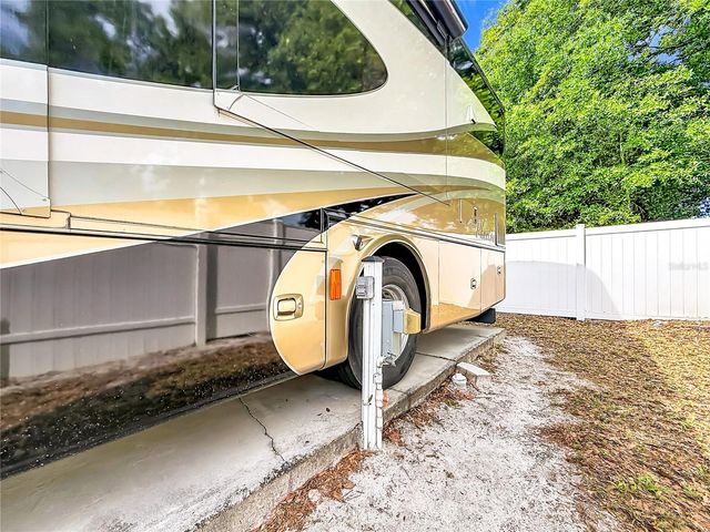 111 MARK AVENUE, Lady Lake, FL 32159