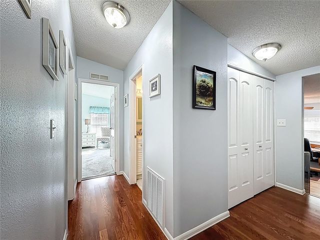 111 MARK AVENUE, Lady Lake, FL 32159