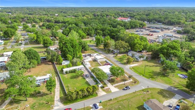 111 MARK AVENUE, Lady Lake, FL 32159