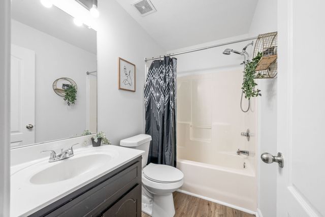 449 Piney Dr, Clarksville, TN 37042