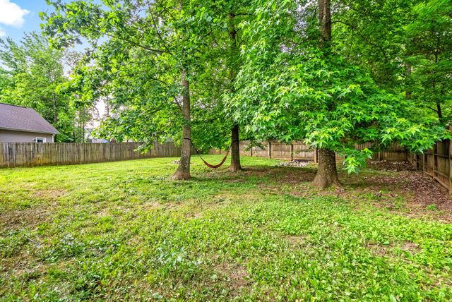 449 Piney Dr, Clarksville, TN 37042
