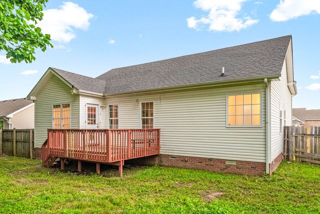 449 Piney Dr, Clarksville, TN 37042
