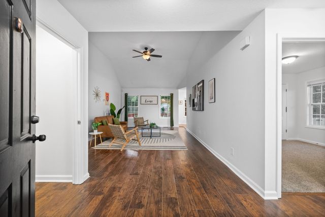 449 Piney Dr, Clarksville, TN 37042