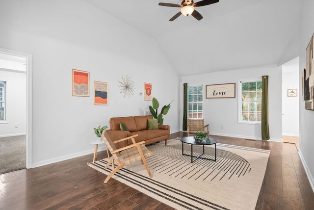 449 Piney Dr, Clarksville, TN 37042