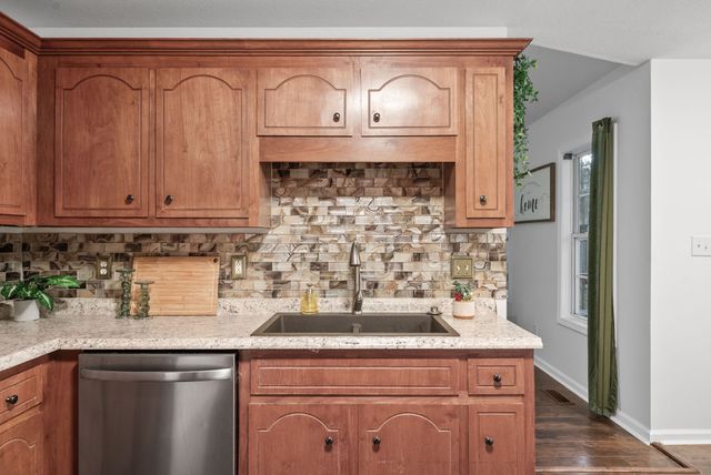 449 Piney Dr, Clarksville, TN 37042
