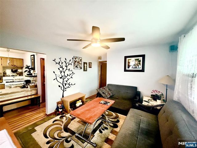 23 Strong Street, Wallington, NJ 07057