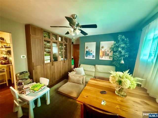 23 Strong Street, Wallington, NJ 07057