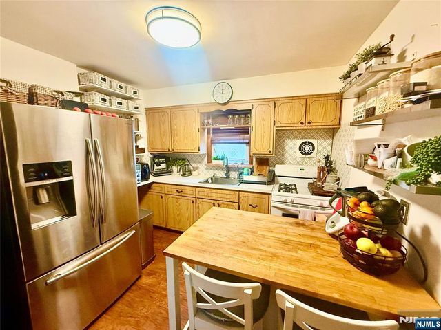 23 Strong Street, Wallington, NJ 07057
