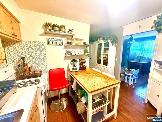 23 Strong Street, Wallington, NJ 07057
