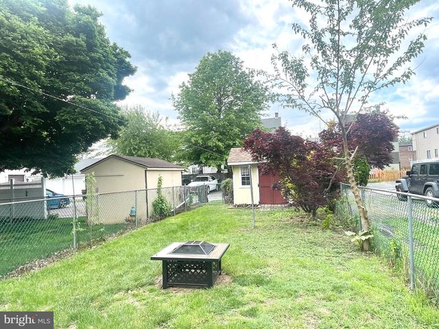 218 GREEN ST, Lansdale, PA 19446