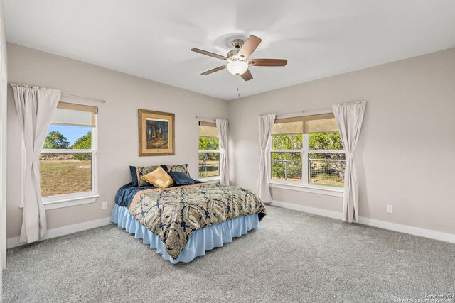 1295 CIELO RIO DR, Pipe Creek, TX 78063
