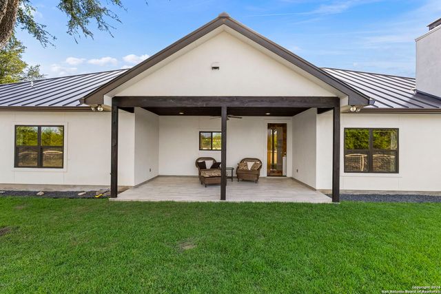 1295 CIELO RIO DR, Pipe Creek, TX 78063