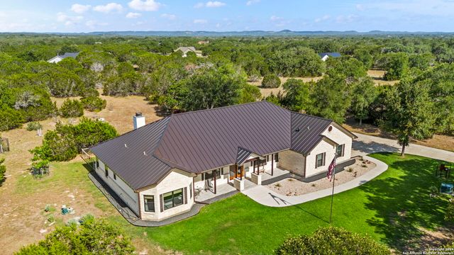 1295 CIELO RIO DR, Pipe Creek, TX 78063