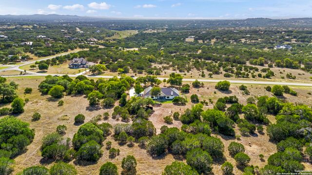 1295 CIELO RIO DR, Pipe Creek, TX 78063