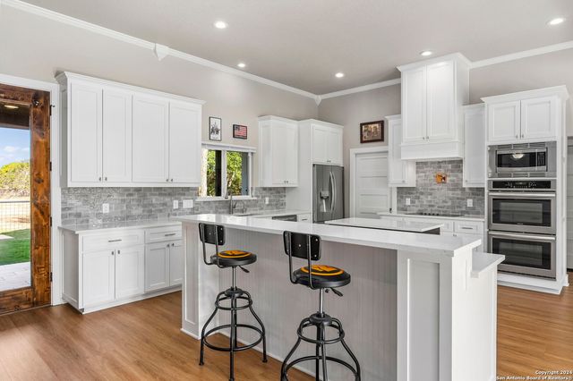 1295 CIELO RIO DR, Pipe Creek, TX 78063