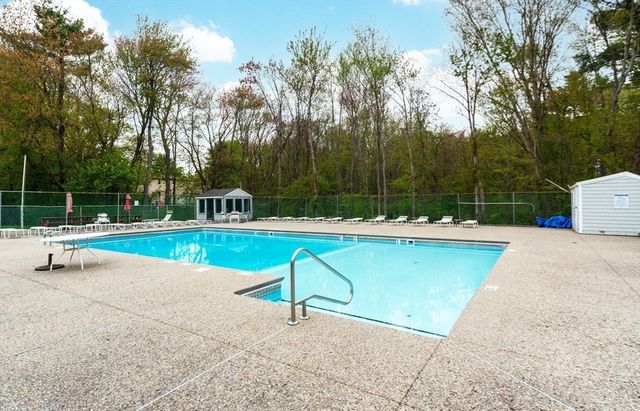 44 Will Dr 58, Canton, MA 02021