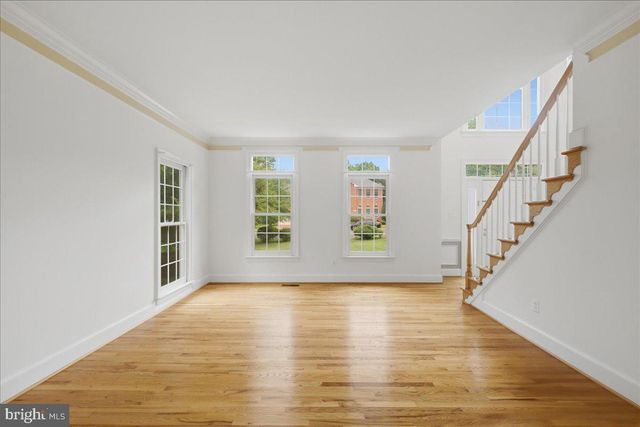 1959 HORSE SHOE DR, Vienna, VA 22182