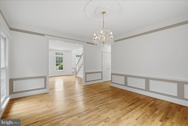 1959 HORSE SHOE DR, Vienna, VA 22182