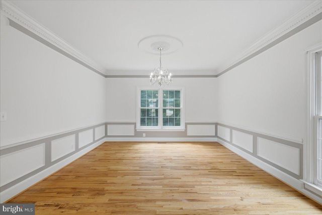 1959 HORSE SHOE DR, Vienna, VA 22182