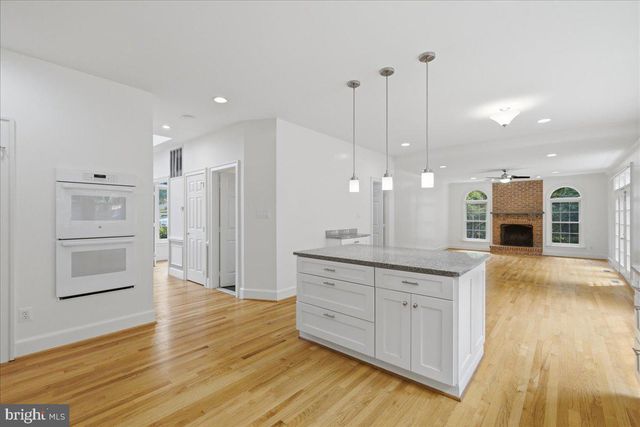 1959 HORSE SHOE DR, Vienna, VA 22182