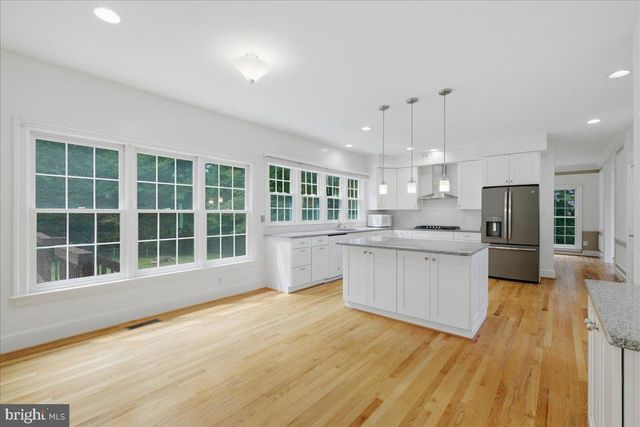 1959 HORSE SHOE DR, Vienna, VA 22182