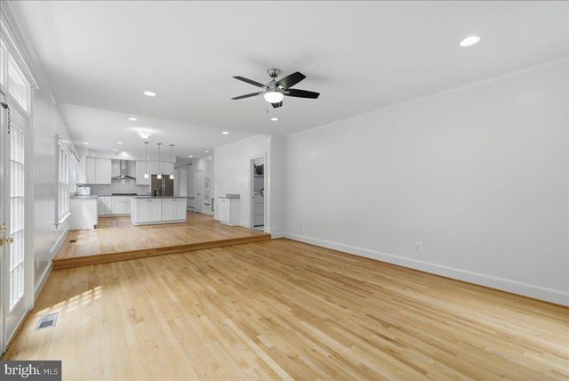 1959 HORSE SHOE DR, Vienna, VA 22182