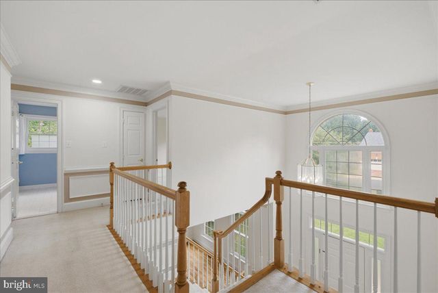 1959 HORSE SHOE DR, Vienna, VA 22182