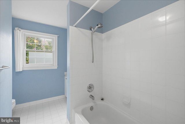 1959 HORSE SHOE DR, Vienna, VA 22182