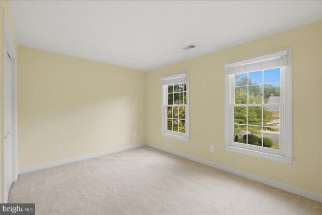 1959 HORSE SHOE DR, Vienna, VA 22182