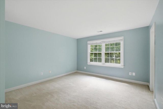 1959 HORSE SHOE DR, Vienna, VA 22182