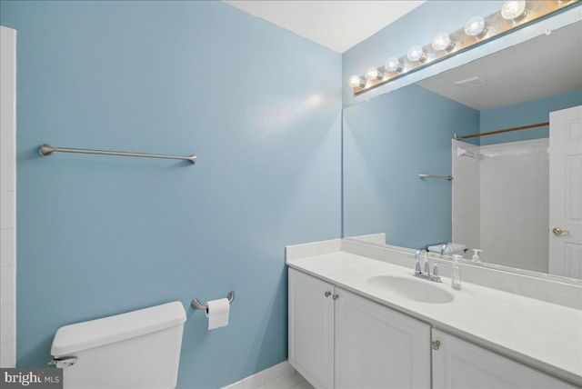 1959 HORSE SHOE DR, Vienna, VA 22182