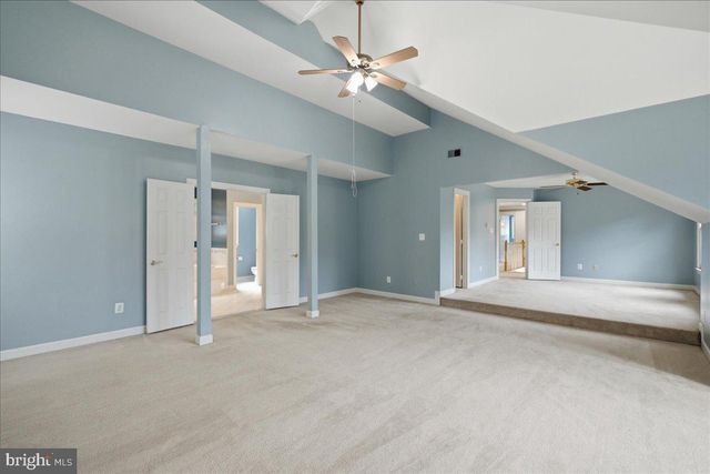 1959 HORSE SHOE DR, Vienna, VA 22182